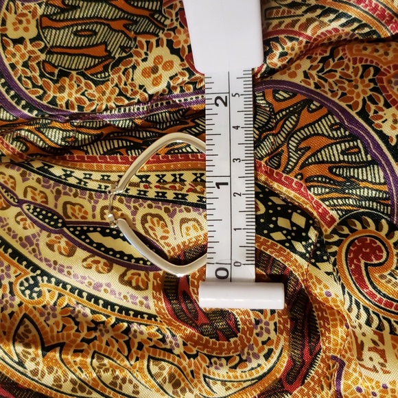 Diamond shape hoop - Picture 3 of 4